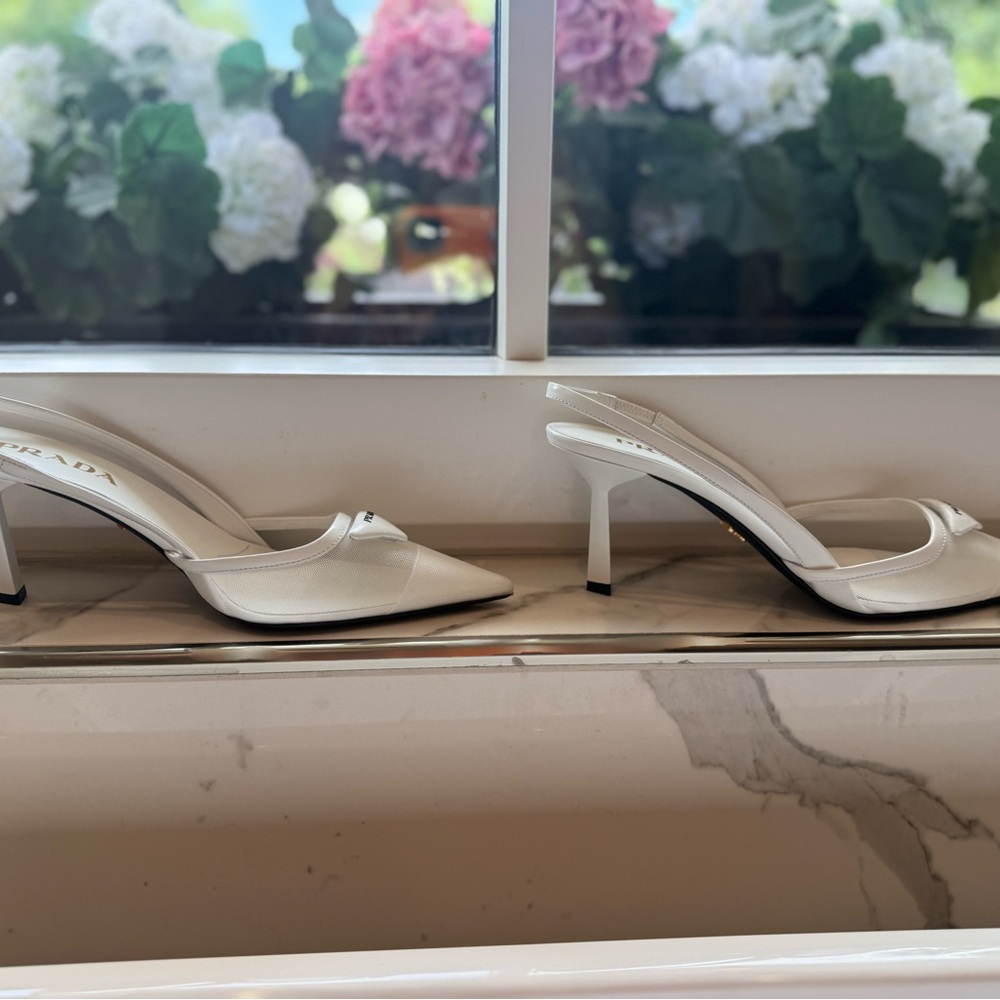 Prada Women's White Pointed-Toe Heels - Picture 7 of 8